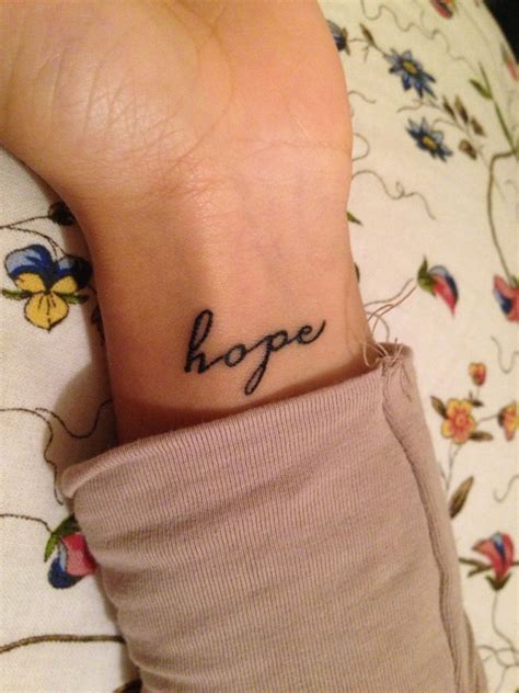 small tattoos for ladies|cute small tattoos for females.